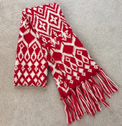 Old Navy　red/white fair isle knit scarf