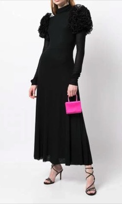 黒いロングドレス