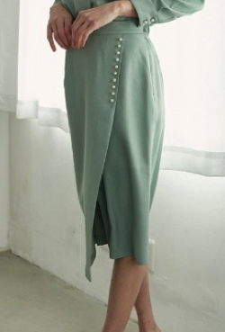 【ZIP】水卜麻美アナの衣装のブランドは？水トちゃんのトップスやスカートも特定！