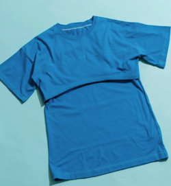 着飾る恋には理由があって川口春奈ブルーのレイヤードTシャツ