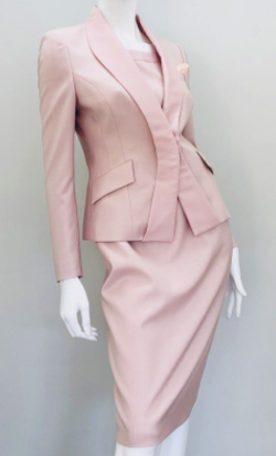 【ナイトドクター】真矢みき(桜庭麗子) ドラマ衣装ライトピンクのスーツ