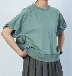 Night Doctor（ナイト・ドクター）波瑠・ドラマ衣装グリーンのバルーン袖Tシャツ