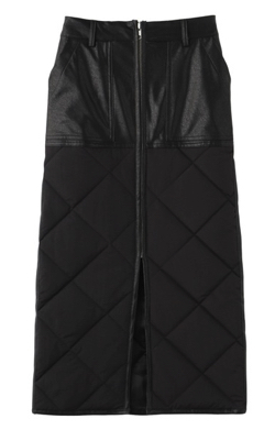 ブラックのドッキングタイトスカート