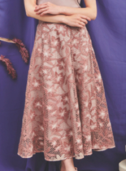 オレンジの刺繍フレアスカート