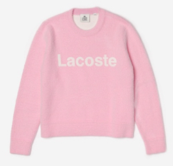 ピンクのロゴセーター
