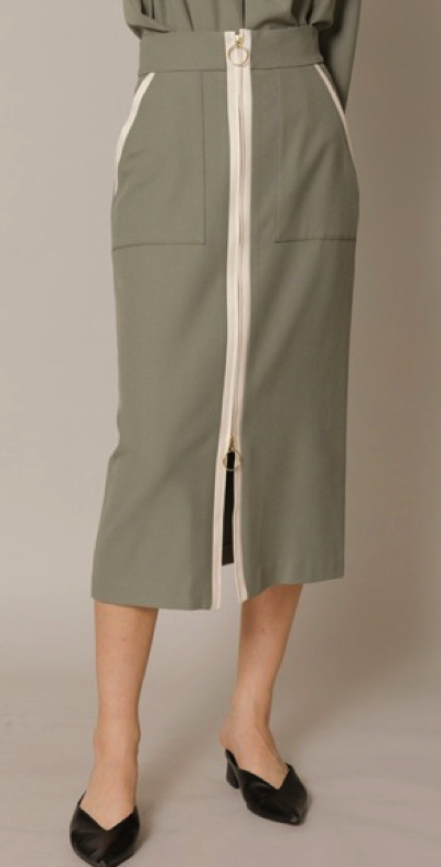 TONAL(トーナル)・グリーンのフロントZIPタイトスカート