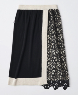 黒白の刺繍スカート