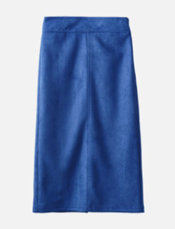 ブルーのスウェードスカート