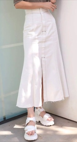 白いマーメイドスカート