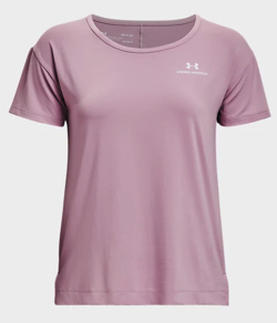 ピンク系のTシャツ