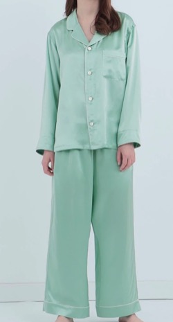 グリーンのパジャマ