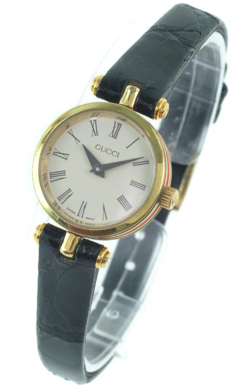 ゴールドxブラックの腕時計
