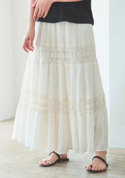 白いロングスカート