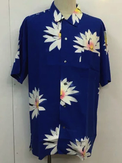 ブルーのハワイアンシャツ