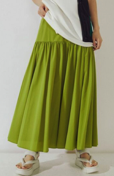 グリーンのギャザースカート