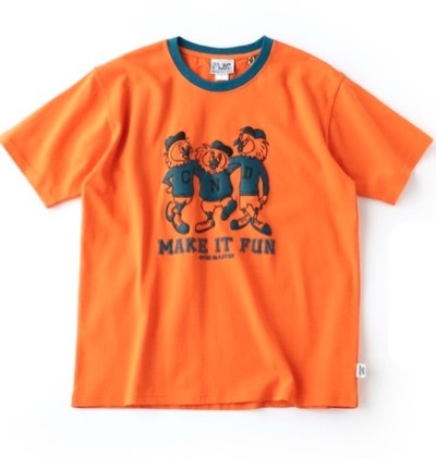 オレンジのTシャツ
