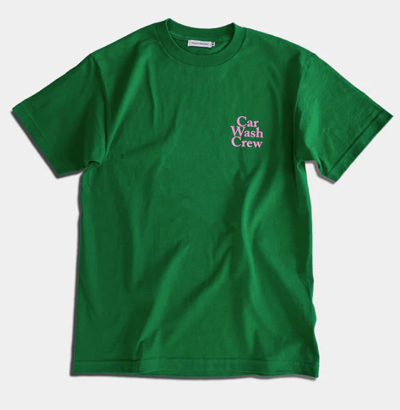 グリーンのTシャツ