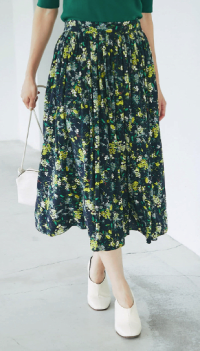 La boutique BonBon(ラブティックボンボン)・グリーンの花柄ギャザースカート
