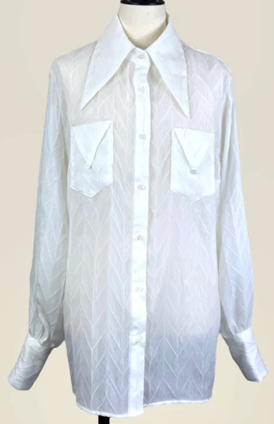 CONN(コン)・ホワイトのシャツ