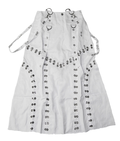IKUMI(イクミ)・ホワイトのピアスデザインロングスカート