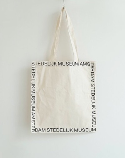 Stedelijk Museum トートバッグKLAARTJE MARTENS/白いトートバッグ