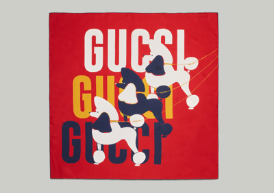 GUCCI(グッチ)・レッドのドックプリントスカーフ