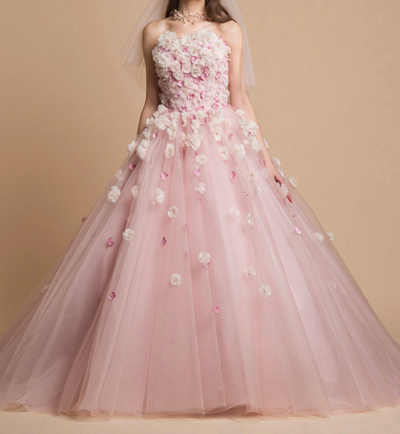 alohina moe(アロヒナ モエ)・ピンクのウェディングドレス