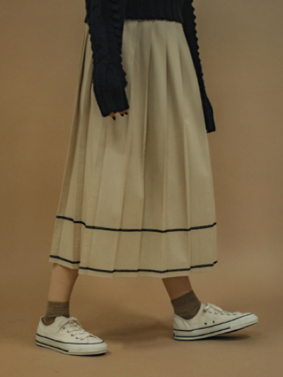 pinue(ピヌエ)・ベージュのプリーツスカート