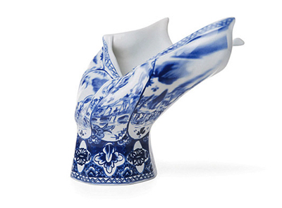 moooi（モーイ）・白x青の歪んだデザインの花瓶・フラワーベース・オブジェ
