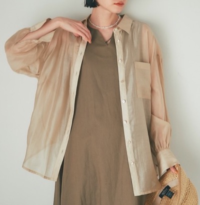 RIVE DROITE女性らしさが魅力のシアー素材/シアーシャツ/ベージュのシアーデザインブラウス