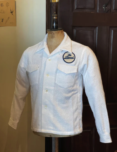 BLURRED CLOTHING（ブラードクロージング）・ホワイトのシャツ