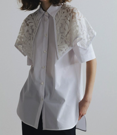 CINOH（チノ）・ホワイトの半袖ケープシャツ