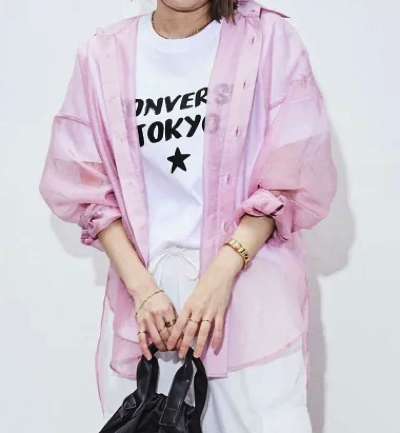 CONVERSE TOKYO（コンバーストウキョウ）ピンクのシアーシャツ