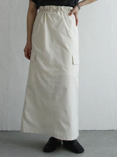 TOKYO DESIGN CHANNEL（トウキョウデザインチャンネル）ホワイトのカーゴスカート