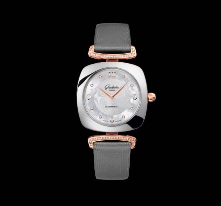 グラスヒュッテ・オリジナルグレーベルトの腕時計