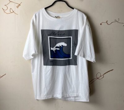 LEEグレーの波デザインの白Tシャツ