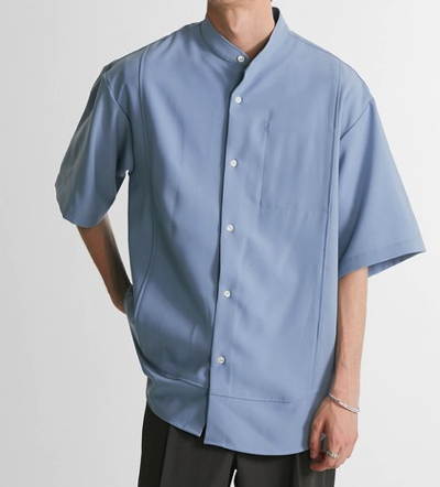 UNITED TOKYO（ユナイテッドトウキョウ）ライトブルーの半袖シャツ