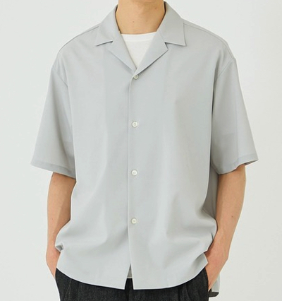 UNITED TOKYO（ユナイテッドトウキョウ）ライトグレーのオープンカラーシャツ