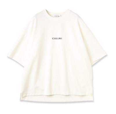 CULLNI （クルニ）ホワイトの半袖ロゴTシャツ