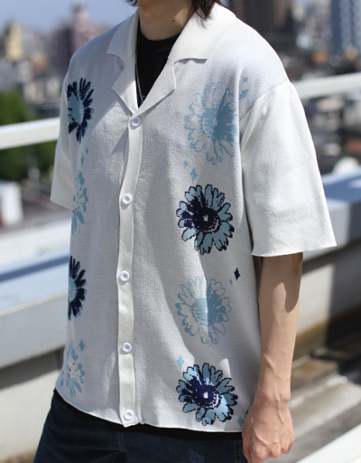 HOOK（フック）ホワイトxブルーの花柄半袖ニットシャツ