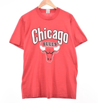 Swingster NBA CHICAGOBULLS シカゴブルズ スポーツプリントTシャツ / メンズM赤いシカゴ・ブルズのTシャツ