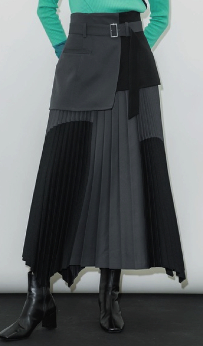 UNITED TOKYO（ユナイテッドトウキョウ）グレーxブラックのプリーツスカート