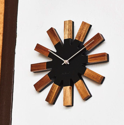INTERFORM（インターフォルム）木製の掛け時計