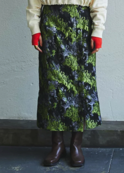 ROSEBUD（ローズバッド）ブラックxグリーンの花柄ジャカードスカート