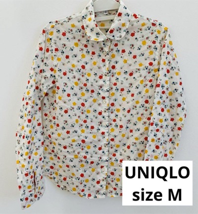 UNIQLO（ユニクロ）ホワイトのカラフル小花柄シャツ