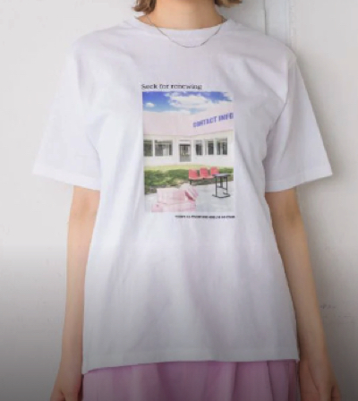 RETRO GIRL（レトロガール）ホワイトのプリントTシャツ