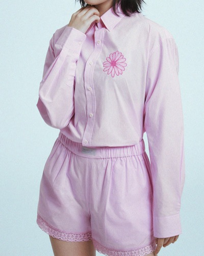 MARDI MERCREDI（マルディメクルディ）ピンクのシャツ