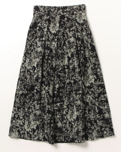 EMMEL REFINES（エメル リファインズ）ブラックxグリーンの花柄フレアスカート