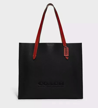 COACH（コーチ）
ブラックのトートバッグ