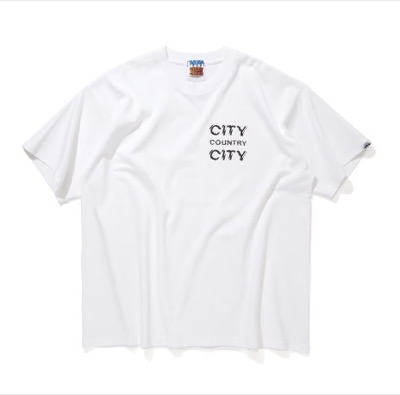 citycountrycity（シティーカントリーシティー）ホワイトの胸ロゴTシャツ